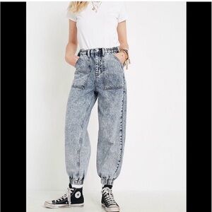 NEW✨BDG Acid Washed Jogger Jeans